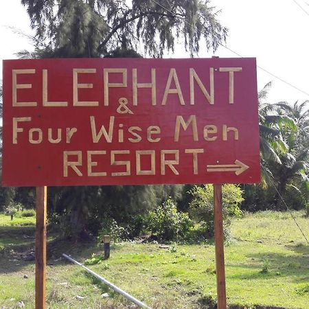 Elephant And Four Wise Men Resort Ram Nagar Bagian luar foto